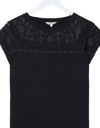 Women's Short Sleeve Ivy Embroidered T-Shirt in Black