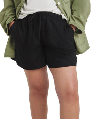 Women's Tie Waist Linen Mix Shorts in Black