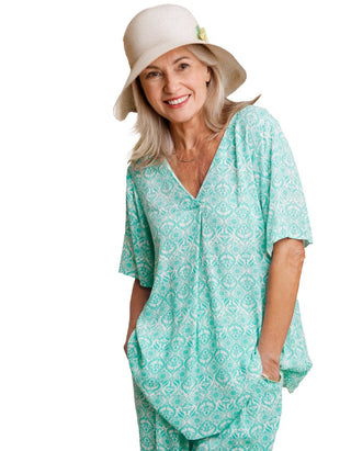 Women's V-Neck Crinkle Top in Blue Print