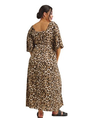 Women's Plus Size Animal Print Crinkle Midi Dress in Brown Leopard