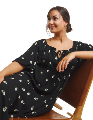 Women's Plus Size Floral Print Crinkle Midi Dress in Black Daisy