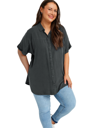 Women's Plus Size Short Sleeve Chambray Shirt in Washed Black (Imperfect)