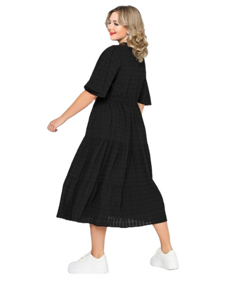 Women's Plus size Curve Textured Tiered Smock Dress in Black